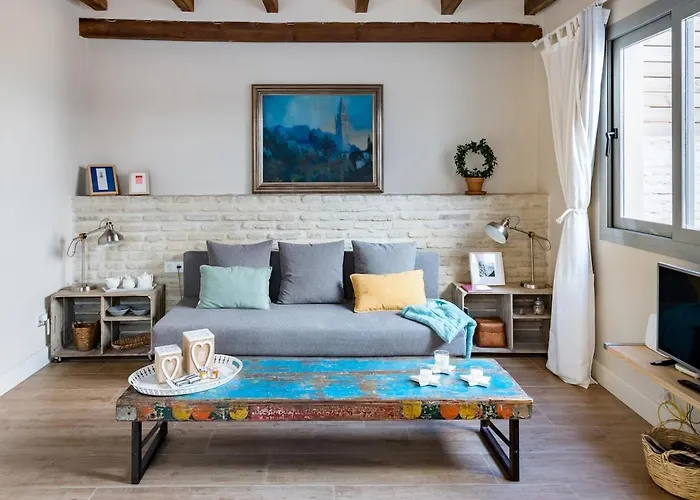 Disfruta Del Sol De Triana Desde Este Acogedor Y Original Piso Con Gran Terraza